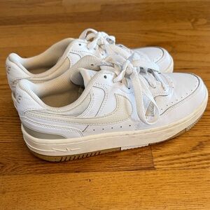 Nike White Lace-Up Sneakers Womens 6